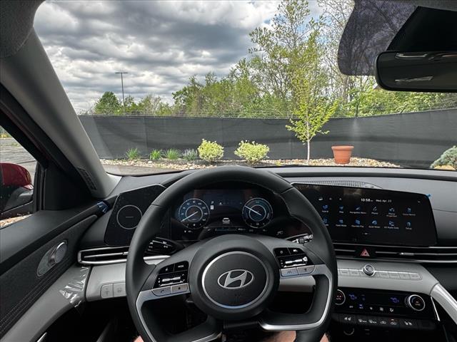 2025 Hyundai ELANTRA Hybrid Limited