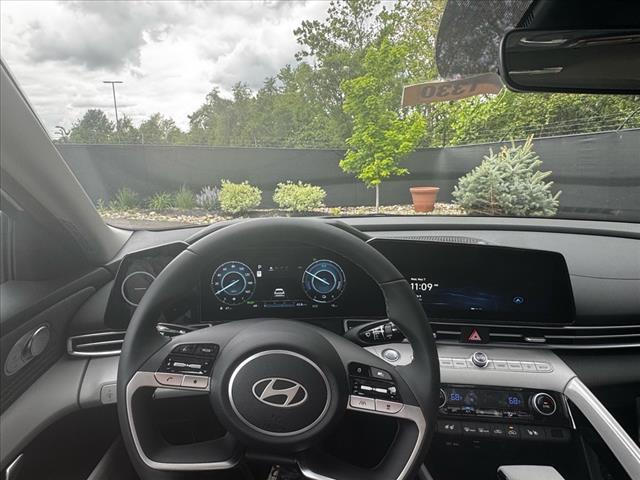 2025 Hyundai ELANTRA Hybrid Limited