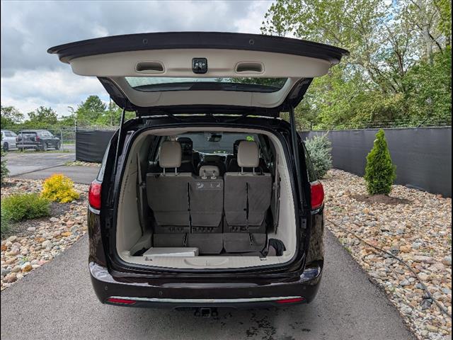 2017 Chrysler Pacifica Touring-L Plus