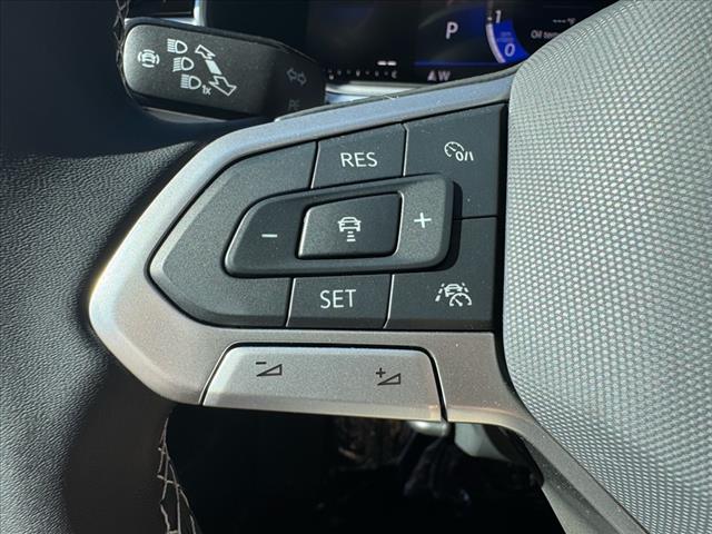 2025 Volkswagen Taos SE