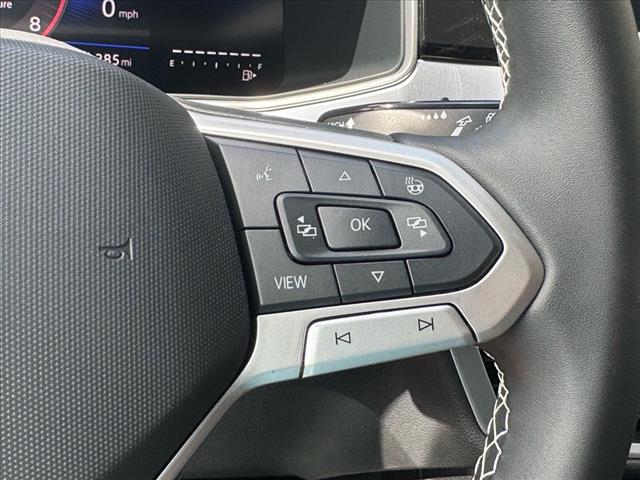 2025 Volkswagen Taos SE 4Motion