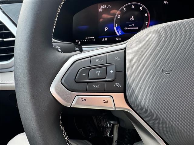 2025 Volkswagen Taos SE 4Motion