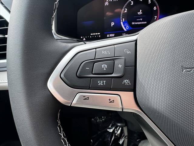 2025 Volkswagen Taos SE 4Motion