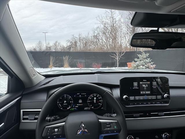 2025 Mitsubishi Outlander PHEV SE