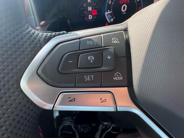 2025 Volkswagen Golf GTI SE