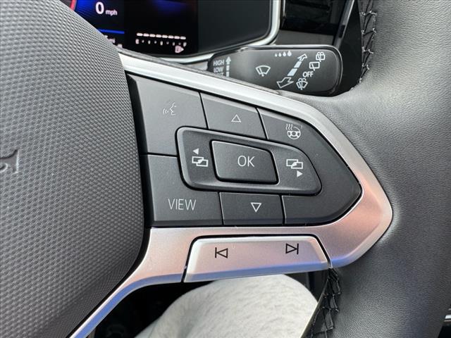 2025 Volkswagen Taos SE Black 4Motion