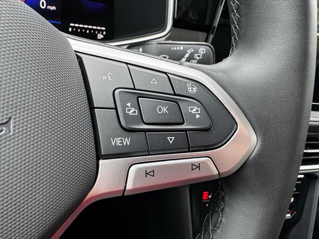 2025 Volkswagen Taos SE Black 4Motion