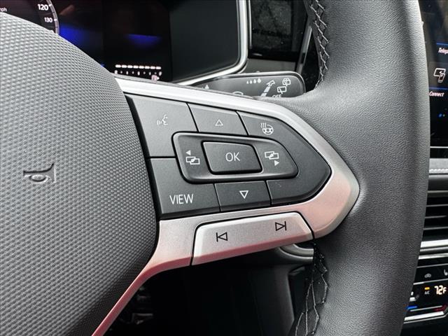 2025 Volkswagen Taos SE Black 4Motion