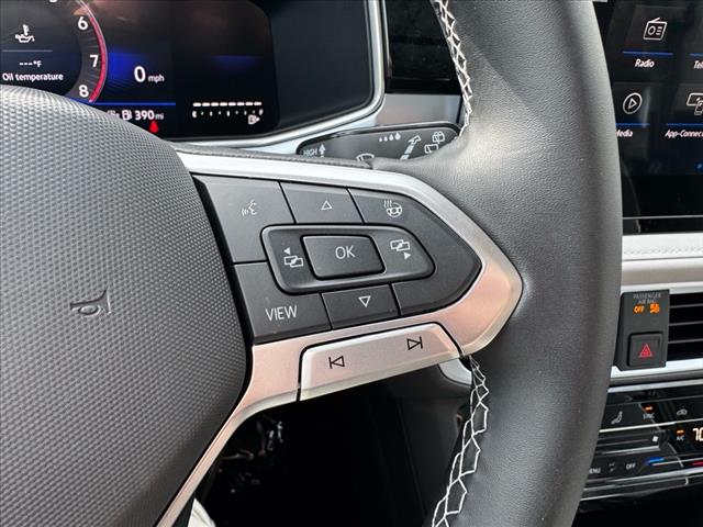2025 Volkswagen Taos SE 4Motion