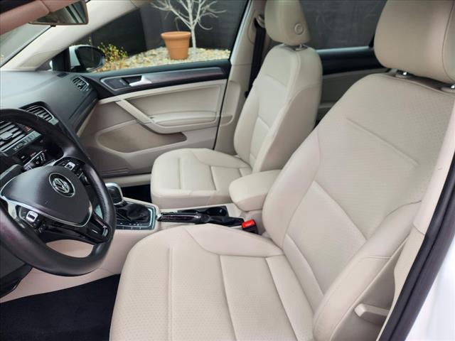 2018 Volkswagen Golf TSI SE