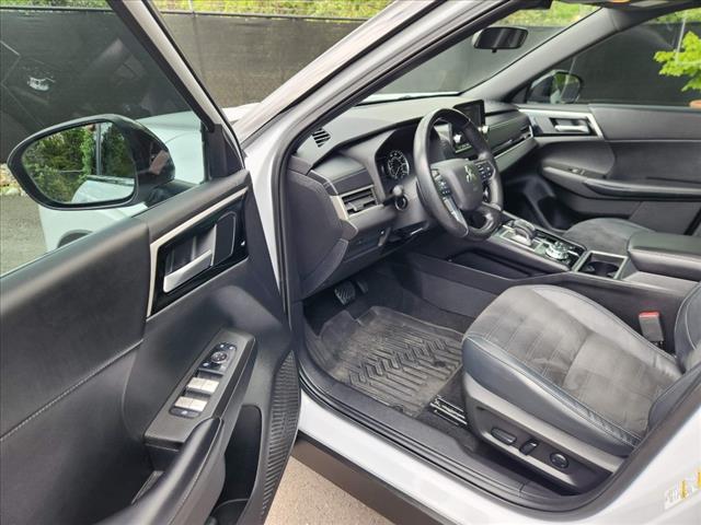 2022 Mitsubishi Outlander Black Edition