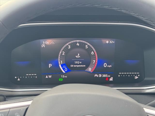2025 Volkswagen Taos SE Black 4Motion