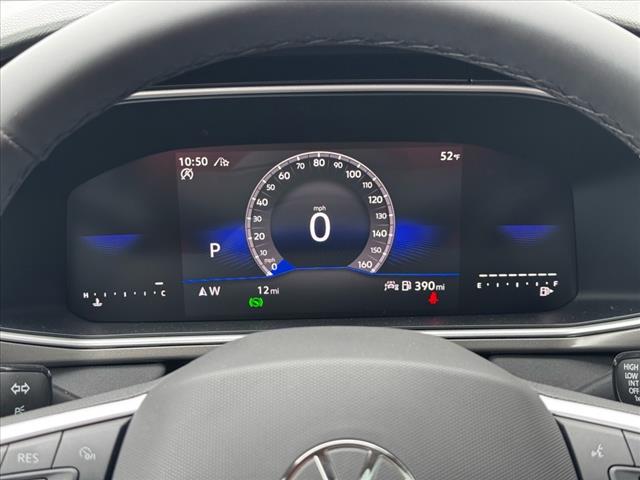 2025 Volkswagen Taos SE Black 4Motion