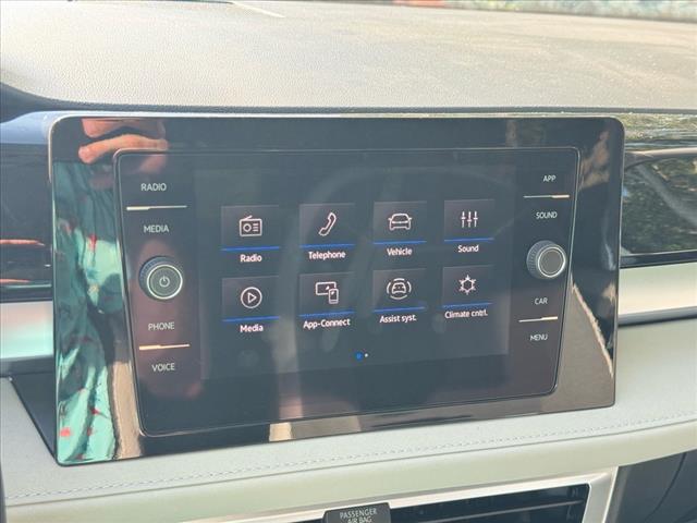 2025 Volkswagen Taos SE 4Motion
