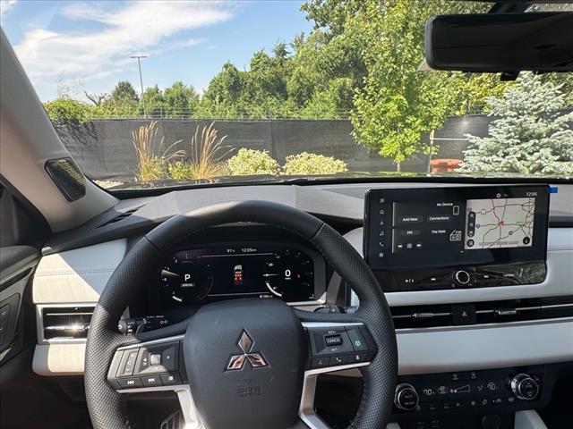 2025 Mitsubishi Outlander SEL Platinum Edition