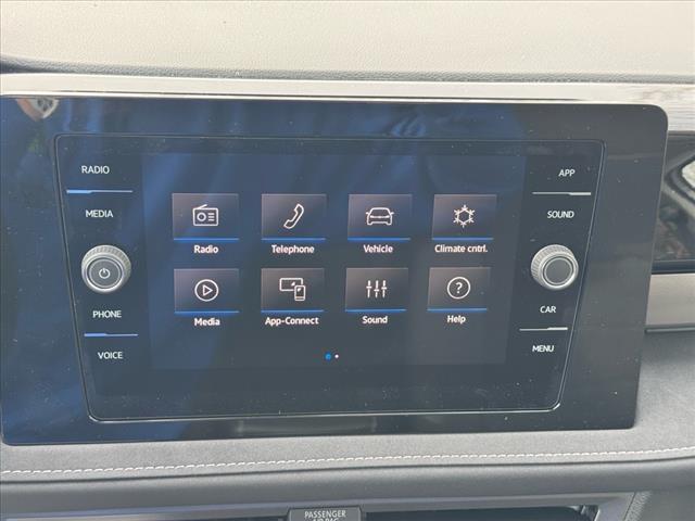 2025 Volkswagen Taos SE Black 4Motion