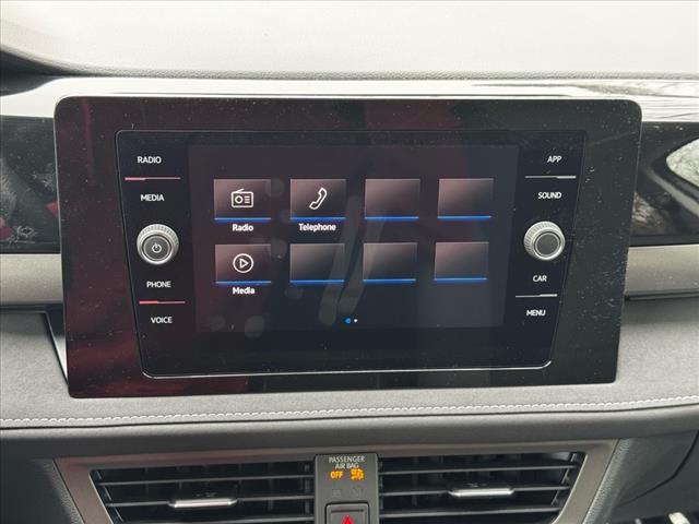 2025 Volkswagen Taos SE Black 4Motion