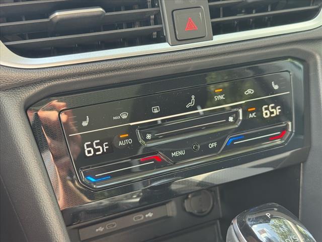 2025 Volkswagen Taos SE 4Motion