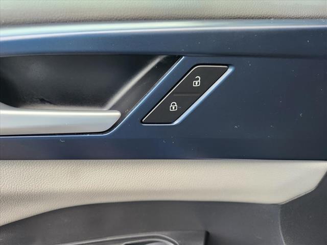 2022 Volkswagen Taos SE 4Motion