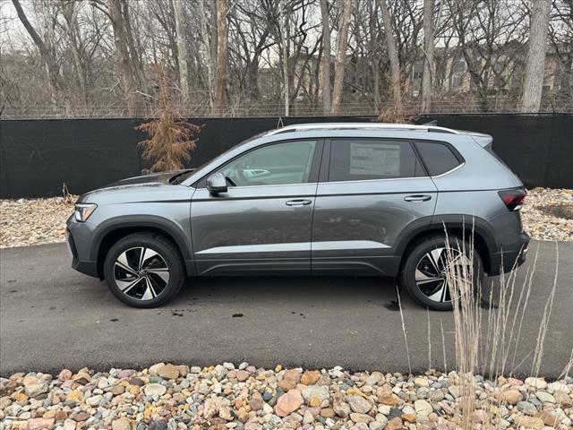 2025 Volkswagen Taos SE 4Motion