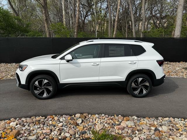 2025 Volkswagen Taos SE 4Motion