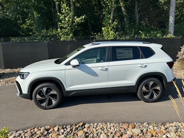 2025 Volkswagen Taos SE 4Motion