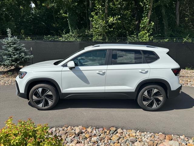 2025 Volkswagen Taos SE 4Motion