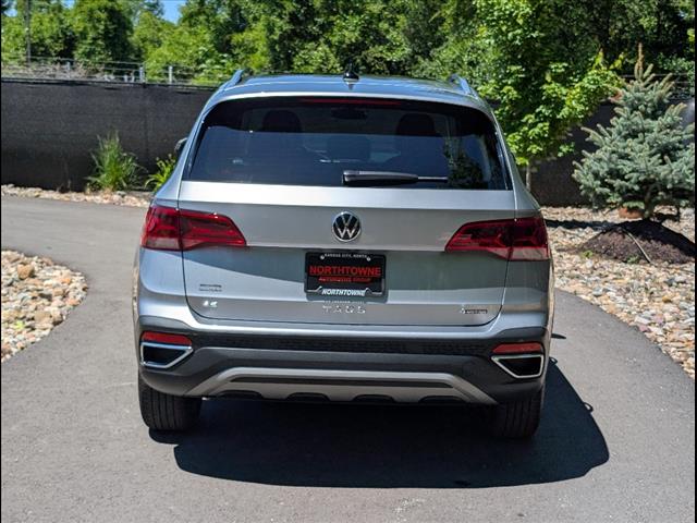 2024 Volkswagen Taos SE 4Motion