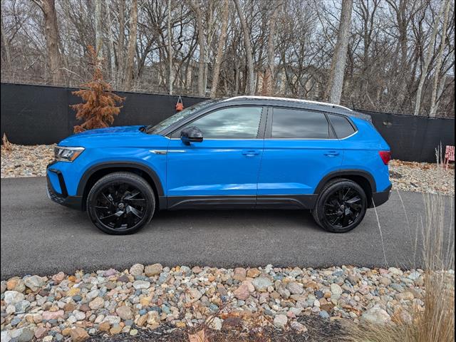 2024 Volkswagen Taos SE 4Motion
