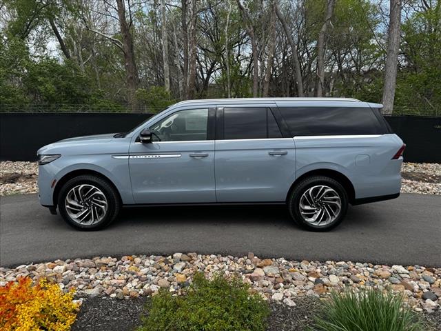 2025 Lincoln Navigator L Reserve