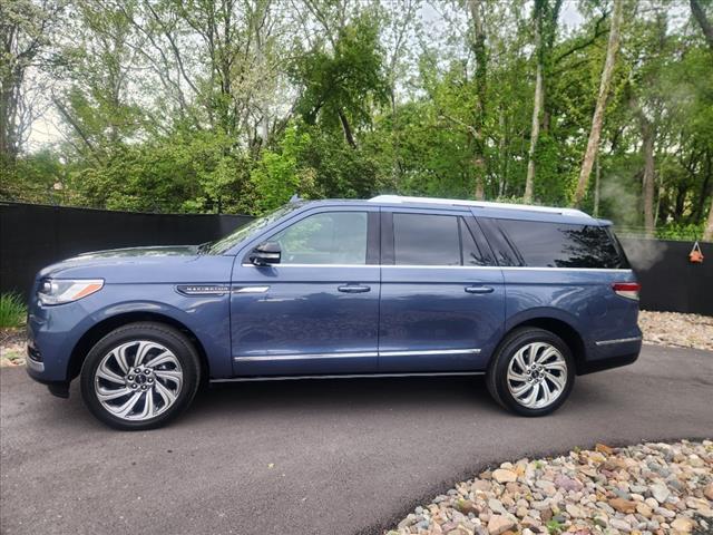 2023 Lincoln Navigator L Reserve
