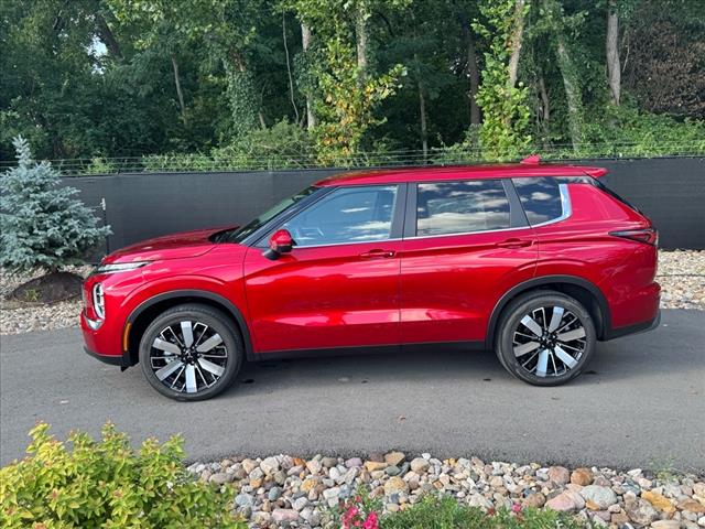 2025 Mitsubishi Outlander SE