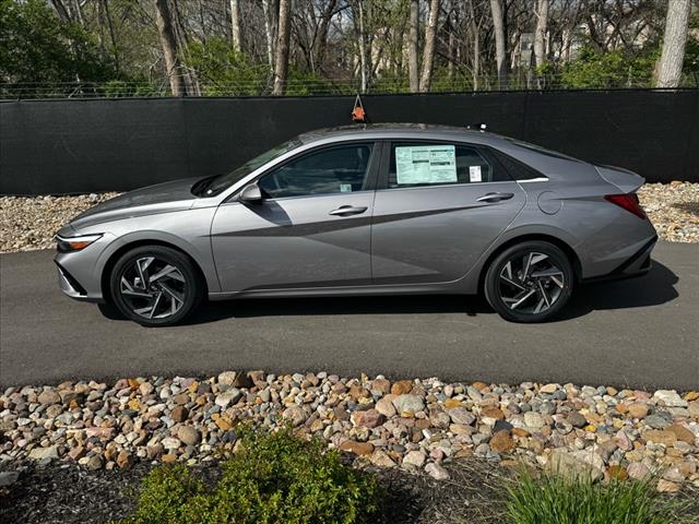 2025 Hyundai ELANTRA Hybrid Limited