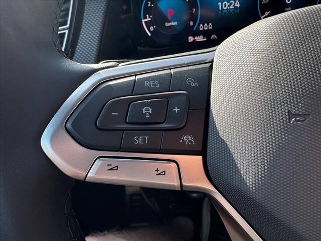 2025 Volkswagen Atlas Cross Sport SEL R-Line Black 4Motion