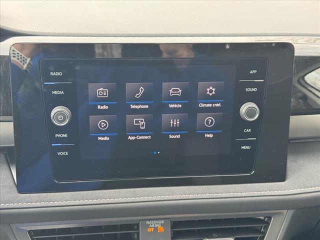2025 Volkswagen Taos SE Black 4Motion