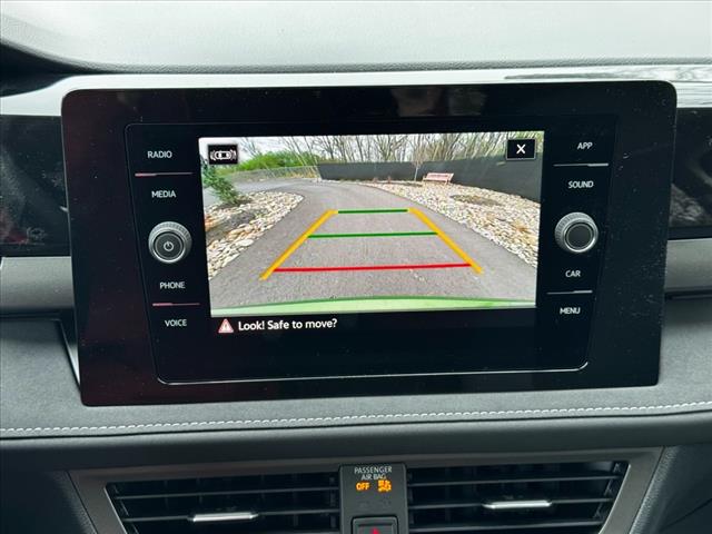 2025 Volkswagen Taos SE Black 4Motion