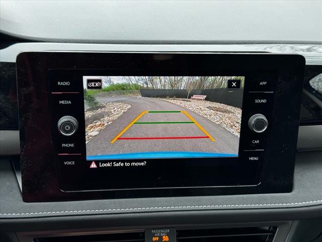 2025 Volkswagen Taos SE Black 4Motion