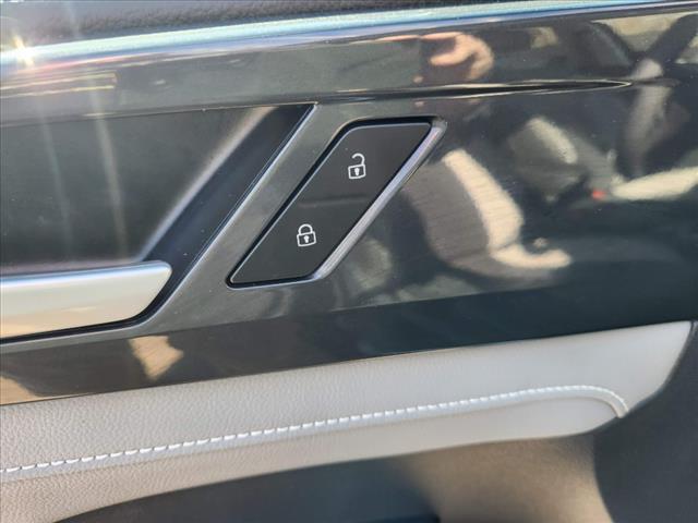 2024 Volkswagen Taos SEL 4Motion