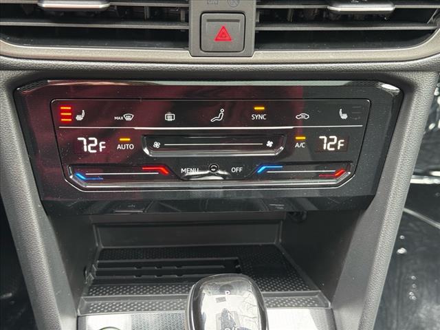 2025 Volkswagen Taos SE Black 4Motion