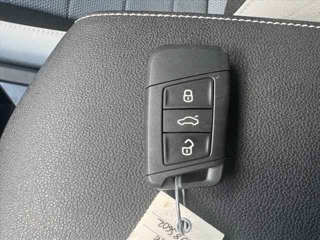 2025 Volkswagen Taos S