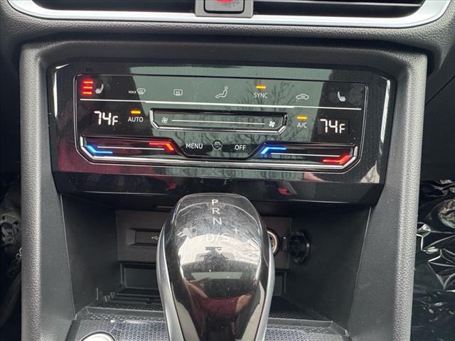 2025 Volkswagen Taos SE 4Motion