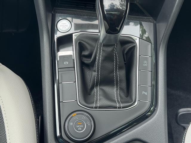 2025 Volkswagen Taos SE 4Motion