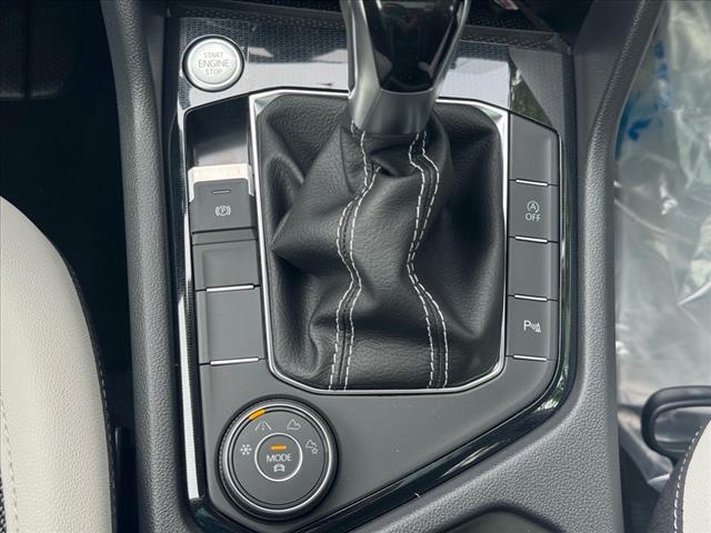 2025 Volkswagen Taos SE 4Motion