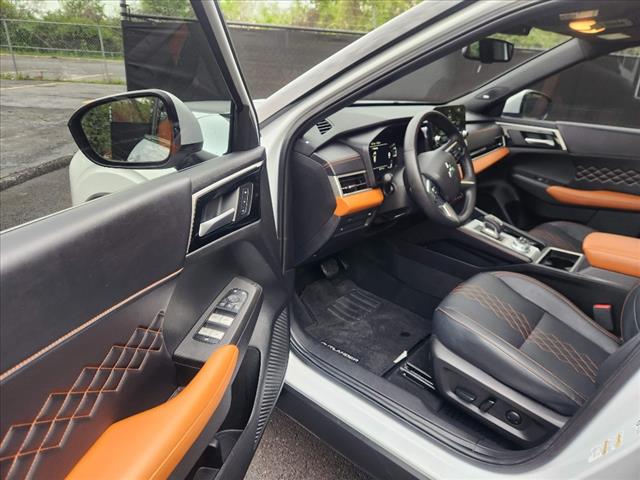 2024 Mitsubishi Outlander SEL