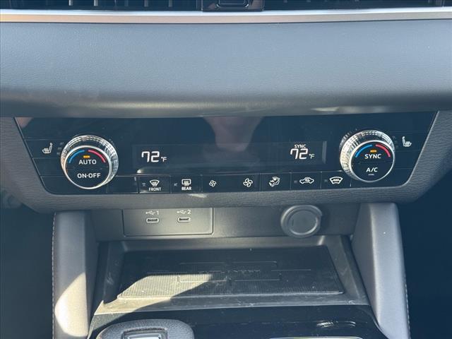 2025 Mitsubishi Outlander ES