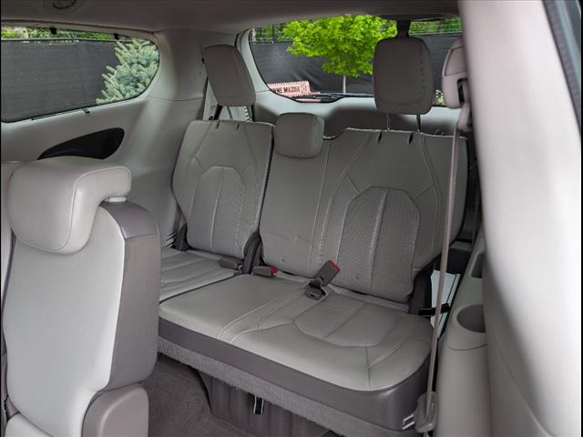 2017 Chrysler Pacifica Touring-L Plus