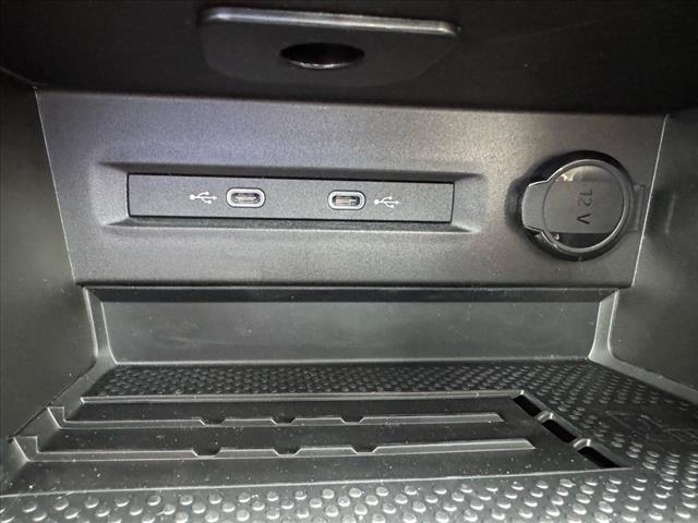 2025 Volkswagen Taos SE Black 4Motion