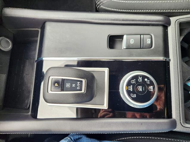 2024 Mitsubishi Outlander ES