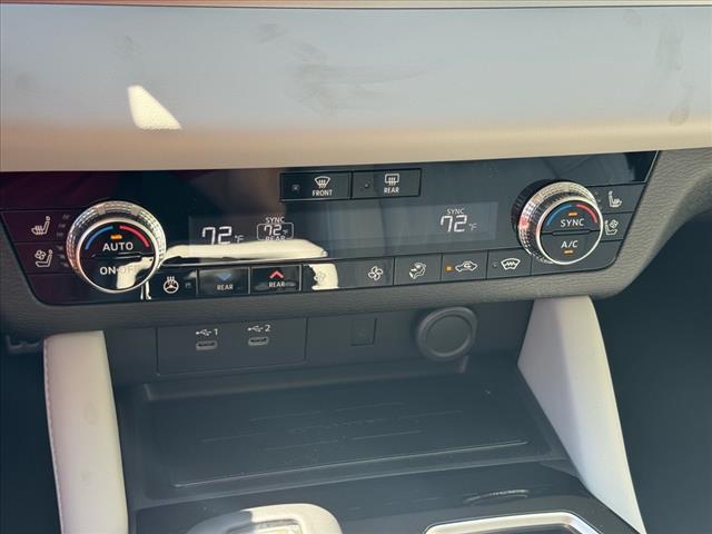 2025 Mitsubishi Outlander SEL Platinum Edition