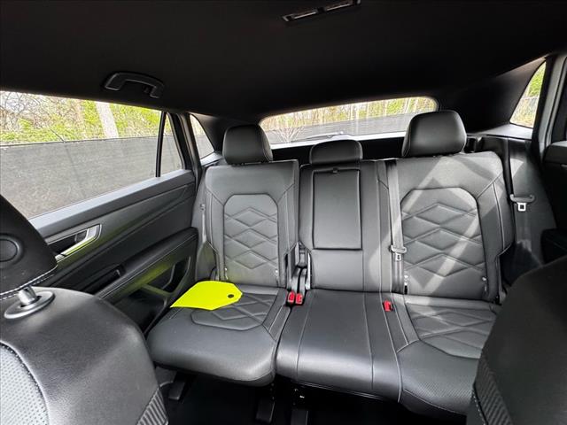 2025 Volkswagen Atlas Cross Sport SE 4Motion